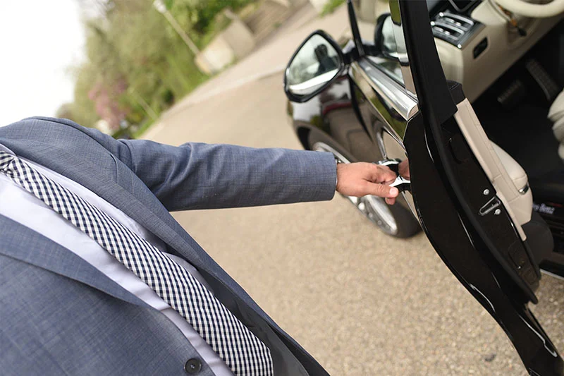 5 wichtige Fragen, die Sie stellen sollten, wenn Sie einen Limousinenservice in Ihrer Nähe beauftragen!